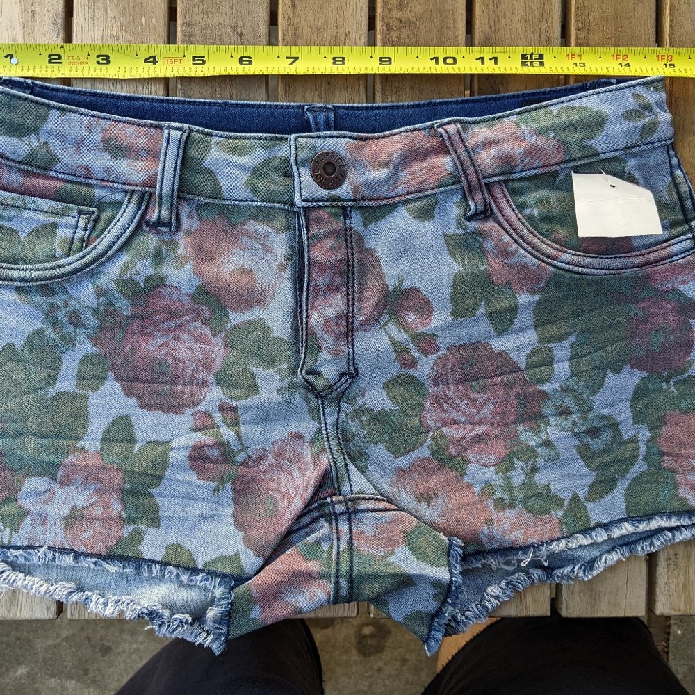 FLIPSIDE Women's Denim/Flower Print Shorts Reverse-side